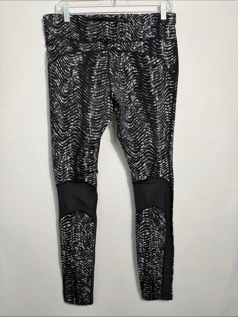 Nike Dri-FIT XL Black Grey Wave Pattern Leggings Monochrome Athletic‎ Yoga XL